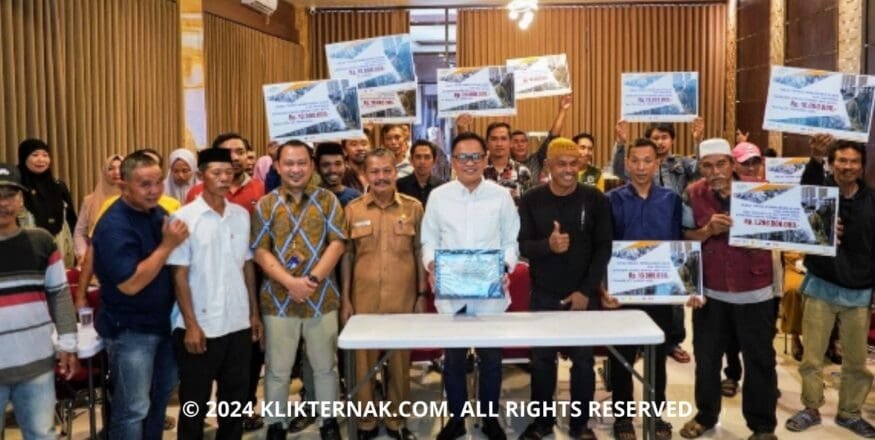 Program Asuransi Peternakan di Bantaeng Jadi Episentrum di Sulsel Ilham Azikin Terima Penghargaan dari Jasindo