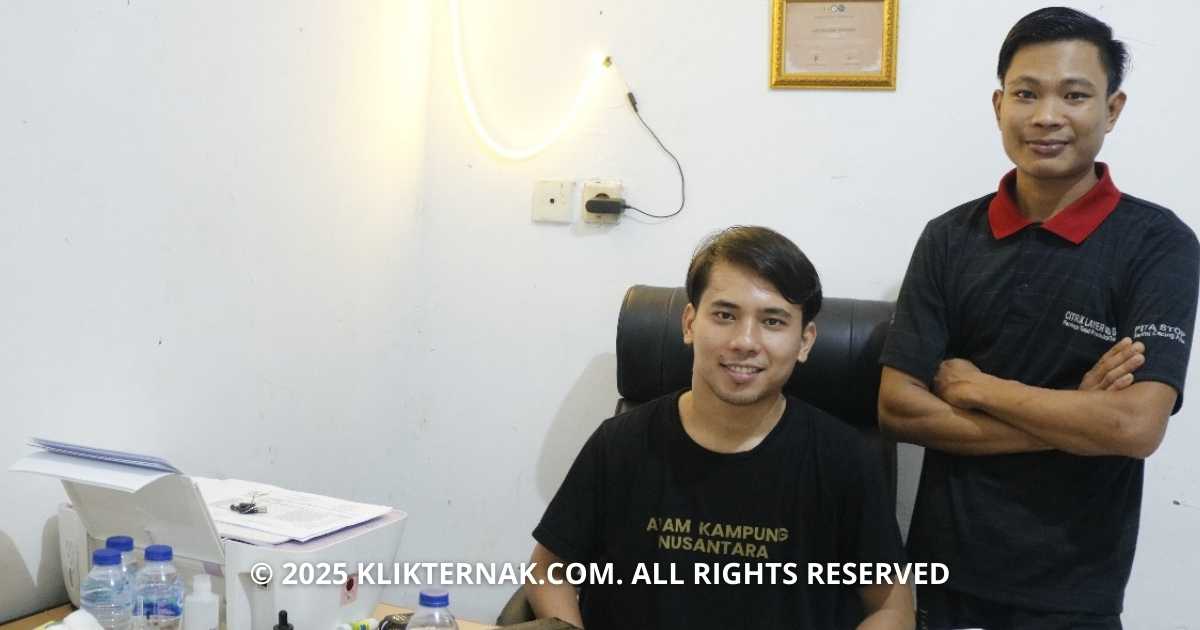Semangat Para Pemuda. Disebelah kiri, Adi Hanifah Sitompul (Founder & CEO), kanan Mahardika (Partner) (Sumber Foto : Rizki Klik Ternak)